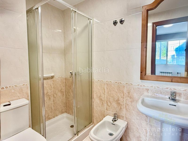 Foto b66ad25e-cf1c-48f1-bb88-073a9b94b724. Flat with heating parking in O Milladoiro Ames