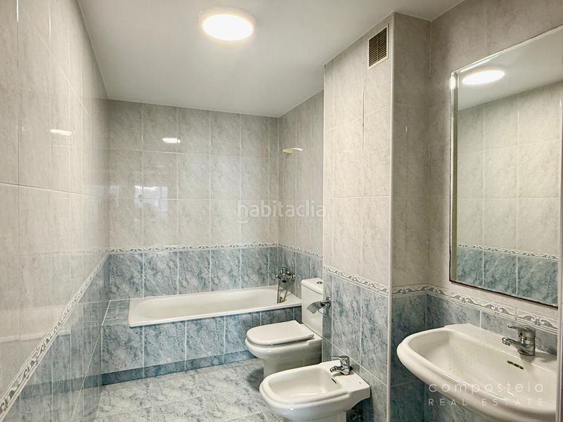 Foto 773796d9-72af-40bd-9656-c95994a81e74. Pis amb calefacció aparcament a O Milladoiro Ames