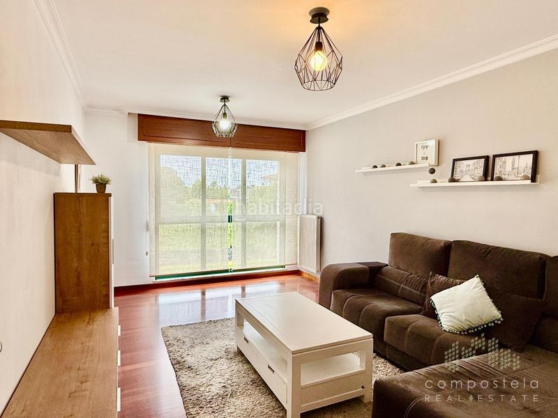 Foto a26acec2-4057-4bf8-b7bc-b86fafdc592d. Lloguer pis amb calefacció aparcament a O Milladoiro Ames