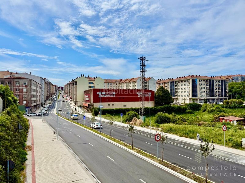Foto 9af86f48-a817-4634-b4d9-0a18ba9248f5. Flat with heating in O Milladoiro Ames