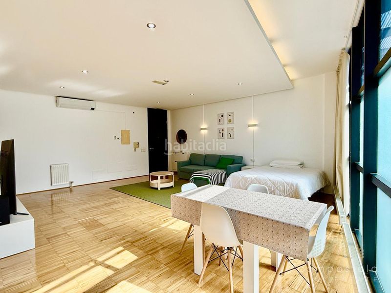 Foto d3e07ddf-fff2-4e38-9d45-5258ac506b92. Loft con riscaldamento in O Milladoiro Ames