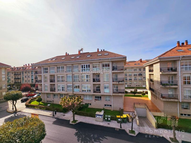 Foto 844d02d2-510f-4e68-be48-ccca8635a66a. Rent duplex with heating parking in O Milladoiro Ames