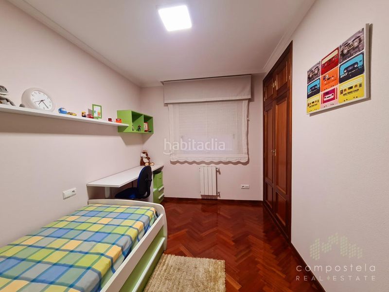 Foto e2d4c4d7-bd4a-4409-a2fe-4ba2493bf23a. Pis amb calefacció aparcament a O Milladoiro Ames