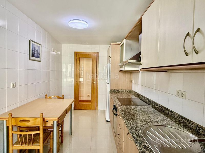 Foto ef33bf48-5f51-4e71-9e31-d00185204522. Rent flat with heating parking in O Milladoiro Ames