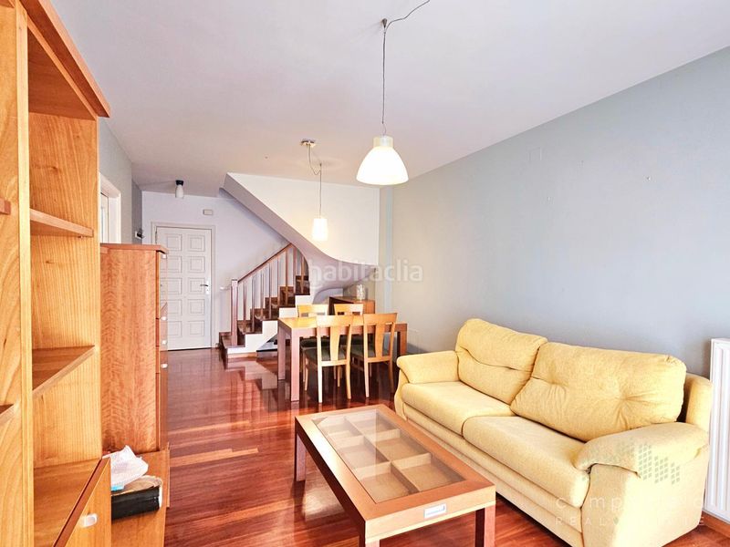 Foto b25bb30e-5bdd-4219-9fee-be9e9e1d43c2. Affitto duplex con riscaldamento parcheggio in O Milladoiro Ames