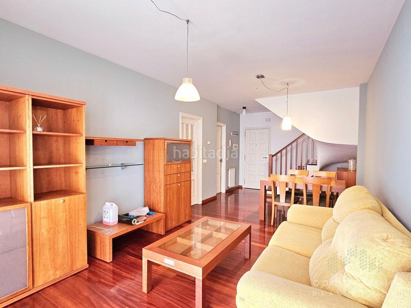 Foto d1bb283e-3d3c-4a6b-b239-49912710fbd6. Affitto duplex con riscaldamento parcheggio in O Milladoiro Ames