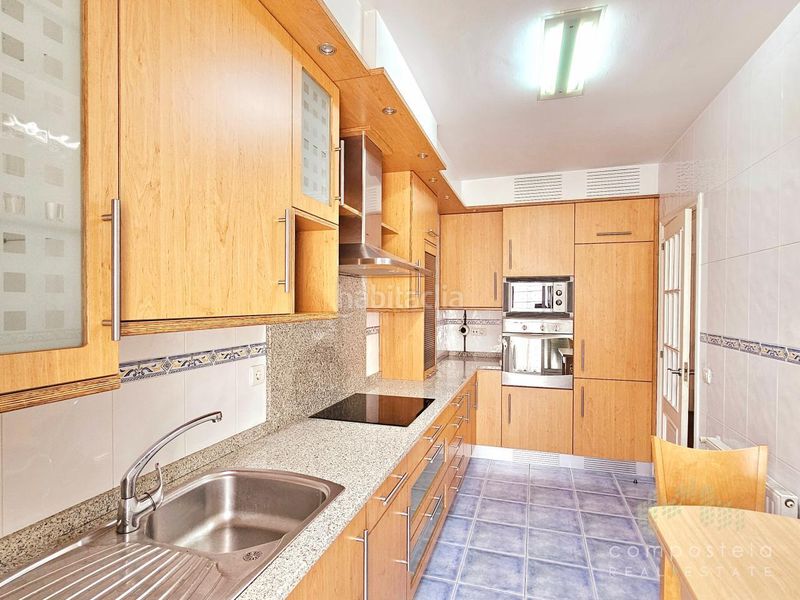 Foto ece040e8-82d4-4d13-bcb0-292a535e1205. Affitto duplex con riscaldamento parcheggio in O Milladoiro Ames