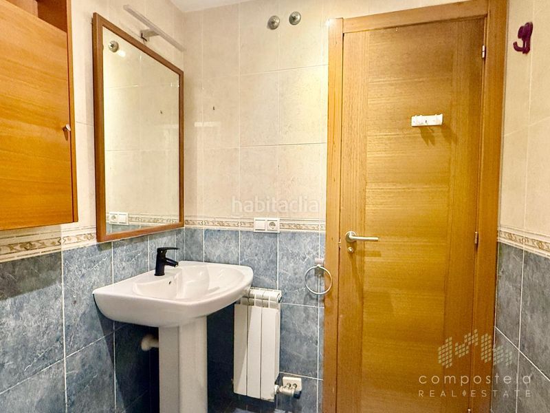 Foto 605ea923-9eb3-422b-9715-208bf934df71. Rent flat with heating parking in O Milladoiro Ames