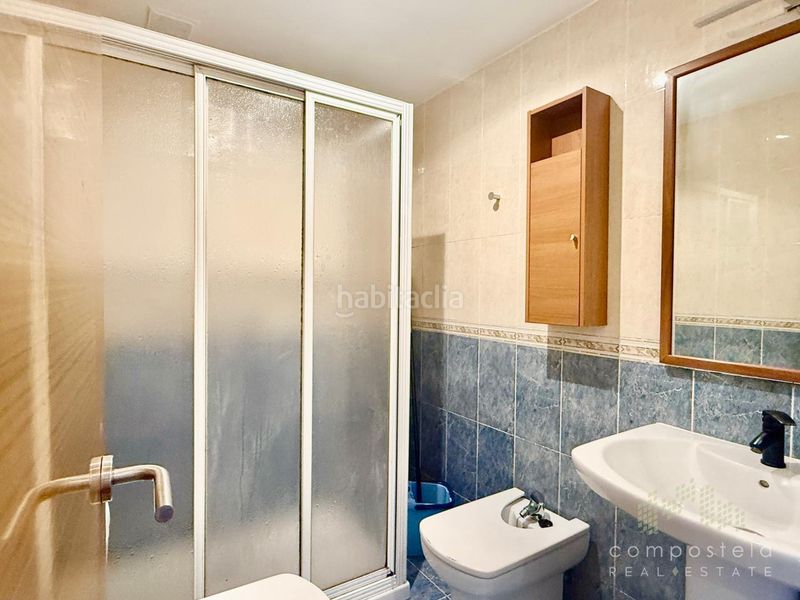 Foto f7205670-a46d-4bfa-9439-6cb60fe617dd. Rent flat with heating parking in O Milladoiro Ames