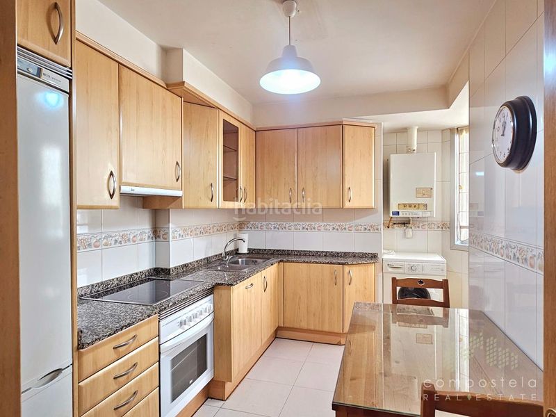 Foto 035c7add-7f08-4277-a774-f6c02ccbfd3a. Flat with heating parking in O Milladoiro Ames