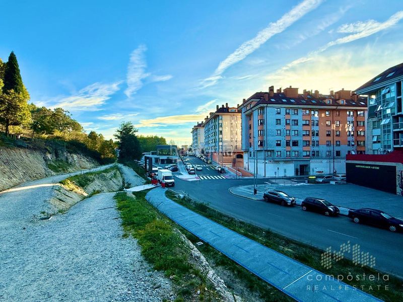 Foto b0e95243-f51c-4dfb-b6f4-84a52486e722. Flat with heating parking in O Milladoiro Ames