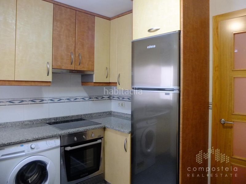 Foto 89c6926d-fc37-4bba-ac03-6ccb75c04968. Rent flat with heating in O Milladoiro Ames