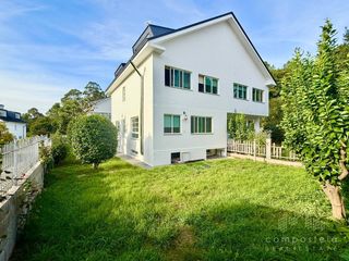 Chalet  Urbanización millalar, a grela