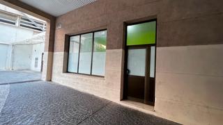 Alquiler Local Comercial  Carrer de tarragona. Local polivalente con piscina climatizada, 2 pistas de squash y