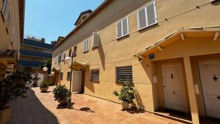 Casa adossada  Passeig de francesc macià. Bonita casa adosada de cuatro dormitorios en la zona de playa de