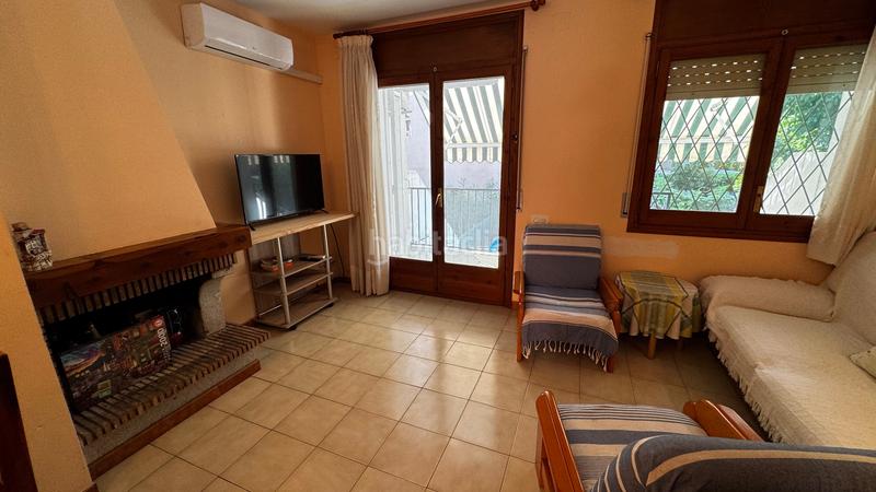 Foto 57fe7b95-7433-4d99-90d0-fcef444a515d. Lloguer casa adossada amb xemeneia a Els Munts Torredembarra