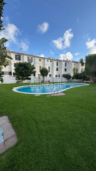 Foto ae68cc0f-b9e8-4b76-8f01-de1c86a591fe. Reihenhaus mit kamin heizung pool in Sant Jordi Torredembarra