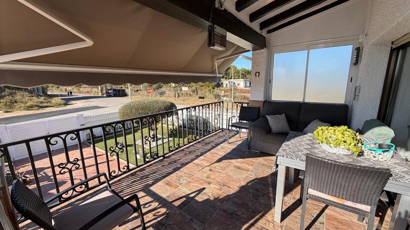 Foto 5ef3928c-6280-4357-bfe2-5a3c48048a87. Xalet amb xemeneia a Creixell