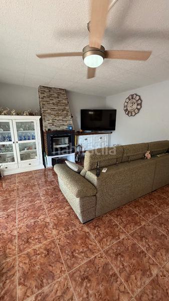 Foto cd6e524e-bc65-494f-8e90-2a23c5636fa1. Xalet amb xemeneia a Creixell