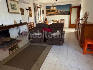 Foto e58755e0-f0af-4946-9e26-ded172ff0d6e. Xalet amb xemeneia calefacció aparcament a Altafulla