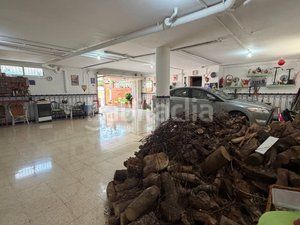 Foto 5071cb18-2899-4876-8490-3bec3fafd08e. Xalet amb aparcament piscina a Catllar (El)