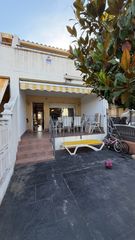 Semi detached house in Creixell. Amplia y acogedora vivienda de tres dormitorios en la zona más n