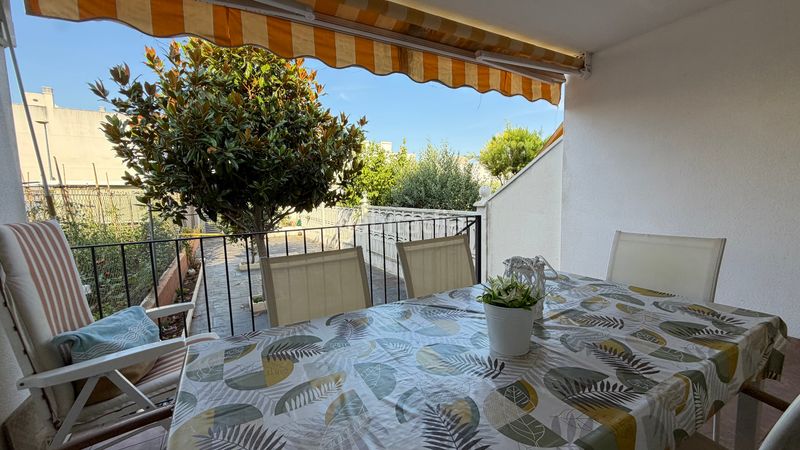 Foto 00fe3147-1404-42c4-adef-8370d41c828d. Casa adossada amb aparcament piscina a Creixell