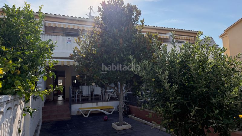 Foto 387817ed-f776-4d0b-ac37-eb428ec0ec98. Casa adossada amb aparcament piscina a Creixell