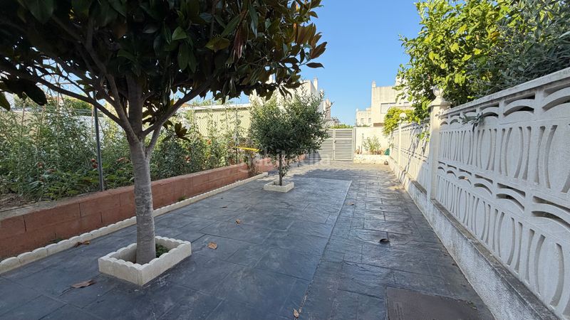 Foto a55960d8-387a-4432-921f-c47f2663e301. Casa adossada amb aparcament piscina a Creixell