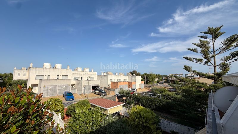 Foto ac870e45-e7d9-450b-acac-9ddc9ed8ffe7. Casa adossada amb aparcament piscina a Creixell