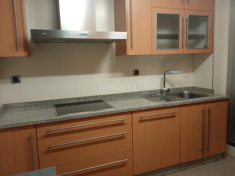 Foto bdc2e62a-ad50-4604-9c74-bc6e748c2ddd. Rent flat with heating parking in Centro Ourense