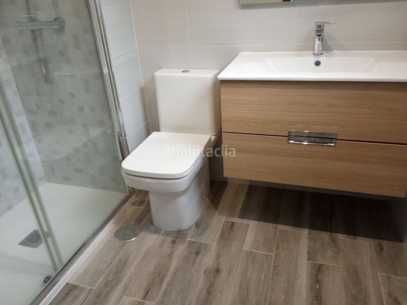 Foto d9a6cd5f-0ef7-42d6-ac8b-05b51f3a4126. Rent flat with heating parking in Centro Ourense
