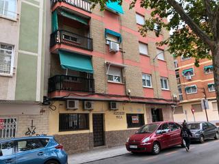 Local commercial à Calle alamillo bajo 6. Local en venta muy proximo al centro de ciudad real