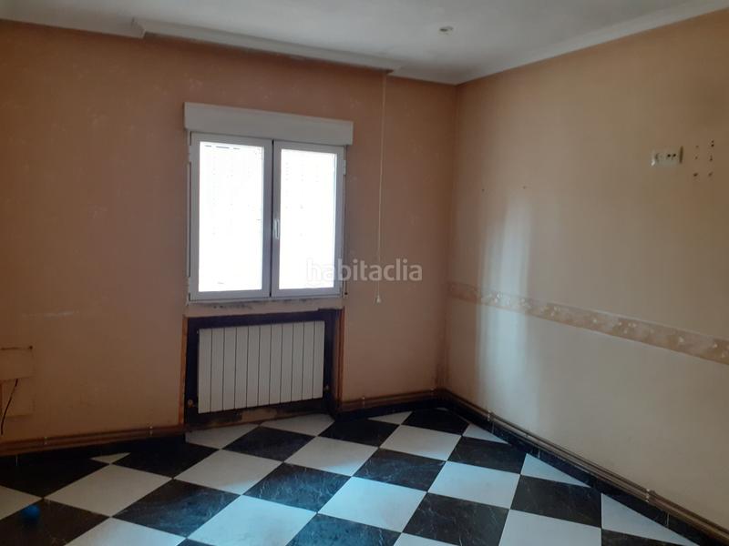 Foto b237cb48-b5ff-4501-921f-f9167cf8bf0c. Piso en calle alarcón 13 piso en planta baja con patio independiente en Daimiel
