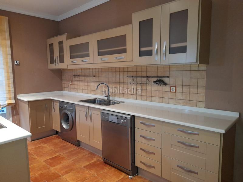 Foto 745321fc-b7ae-4954-a331-7cf58f5200b1. Casa con riscaldamento parcheggio in PAU 2-600 Puertollano