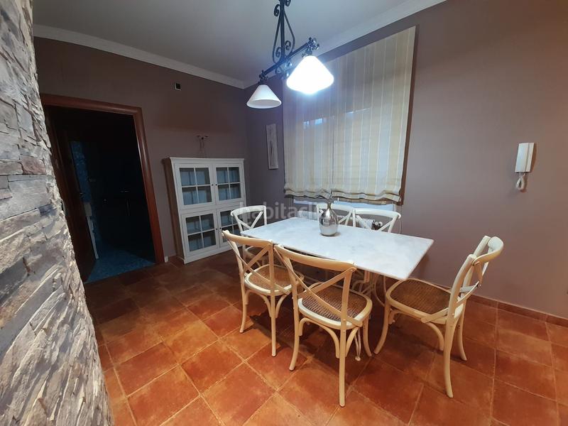 Foto 850bff47-dd80-4b79-bf54-ff064537e89c. Casa con riscaldamento parcheggio in PAU 2-600 Puertollano