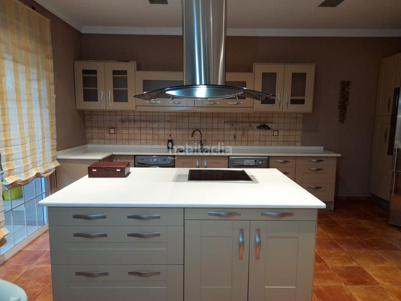 Foto 99ca2e56-fe89-4e19-9b3f-a8bd3043d476. Casa con riscaldamento parcheggio in PAU 2-600 Puertollano