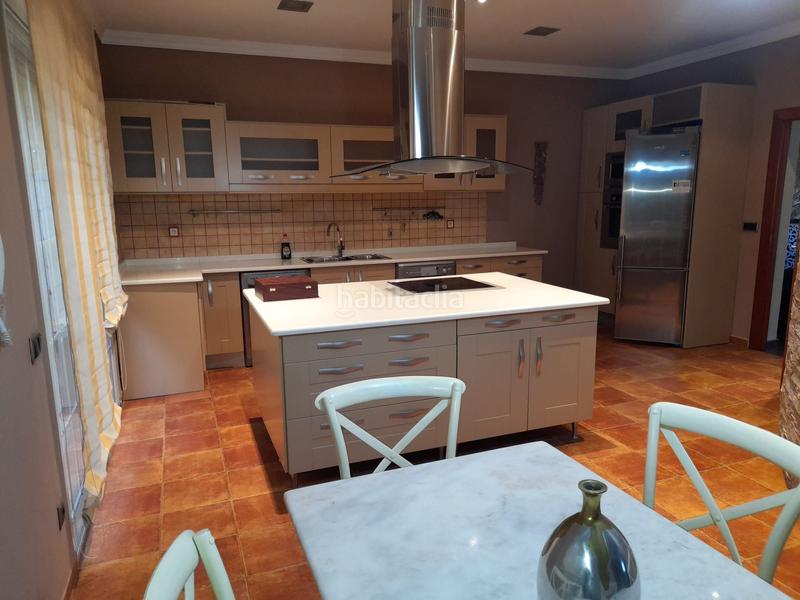 Foto a0e27717-6e9a-4914-975b-83d49a0253d5. Casa con riscaldamento parcheggio in PAU 2-600 Puertollano