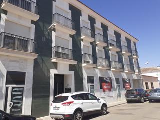 Local commercial  Calle barrionuevo. Local en bruto. manzanares