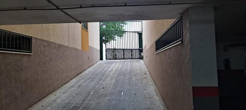 Foto 3aba7175-25be-49df-82cd-aeb147f4c54c. Parking voiture dans Tomelloso