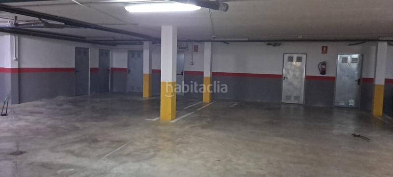 Foto 734b9f5d-88d6-43d5-ada4-640ad5fbb3a1. Parking voiture dans Tomelloso