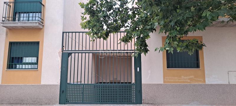 Foto cc3b79a7-bf75-4416-8de1-fac813a9cf1f. Parking voiture dans Tomelloso