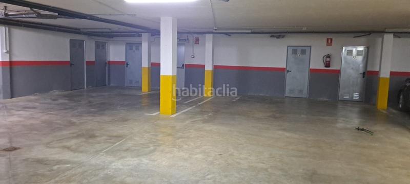 Foto d5d92c2b-dc7b-4001-9cbe-8b73091aec2e. Parking voiture dans Tomelloso