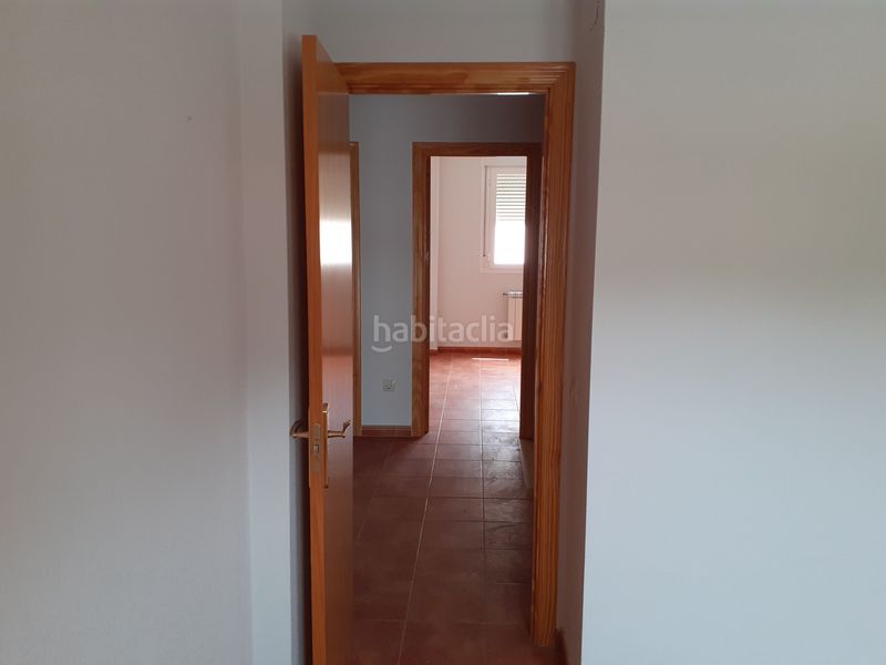 Foto 04b4eb35-1bd4-482c-9c41-b82b97dfa89f. Casa adosada unifamiliar adosado en barrio residencial. en Malagón