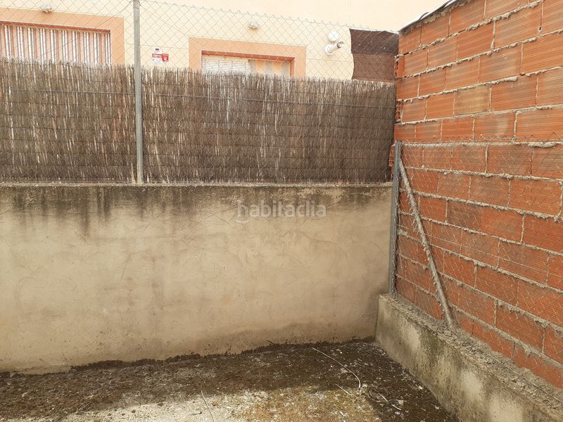Foto 0b65fe8d-98f6-416c-b872-77a167171d78. Casa adosada unifamiliar adosado en barrio residencial. en Malagón