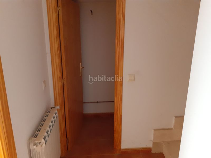 Foto 5cdbfa4f-86cc-4c4d-a094-fac9be684de6. Casa adosada unifamiliar adosado en barrio residencial. en Malagón