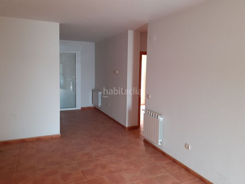 Foto 62fe53d9-ec5a-4cb7-91bc-7fcd291697bc. Casa adosada unifamiliar adosado en barrio residencial. en Malagón