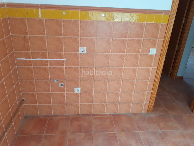 Foto 7c197d90-7498-4c41-8a5e-b9626b6f4e72. Casa adosada unifamiliar adosado en barrio residencial. en Malagón