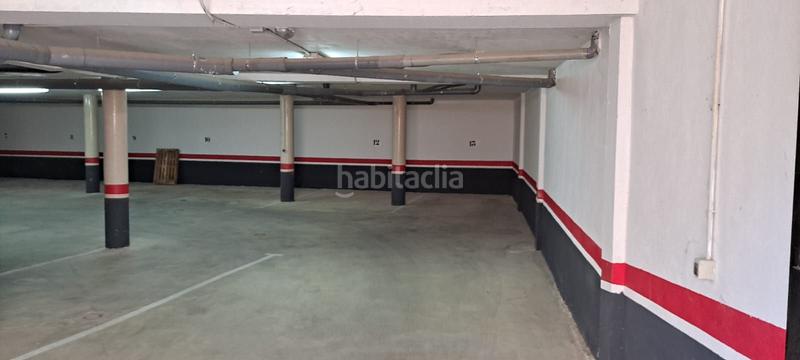 Foto 08995848-ebf2-434d-85de-62bb8a4fcdfe. Parking voiture dans Ruidera