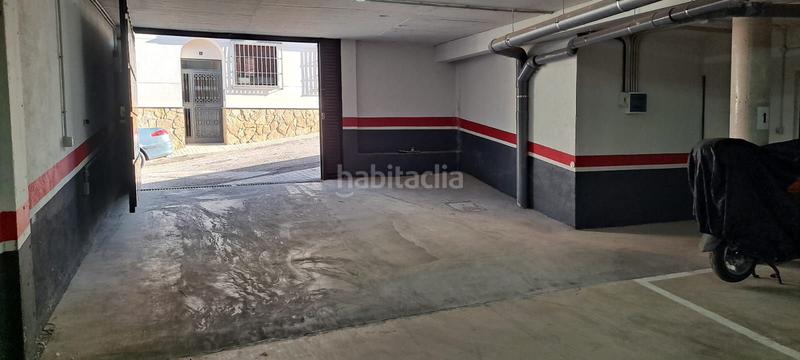 Foto 5f64fb24-dfab-4ce1-8b2c-58171e9d3943. Parking voiture dans Ruidera